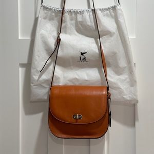Lo & Sons Claremont Leather Crossbody Camera Bag in Sienna